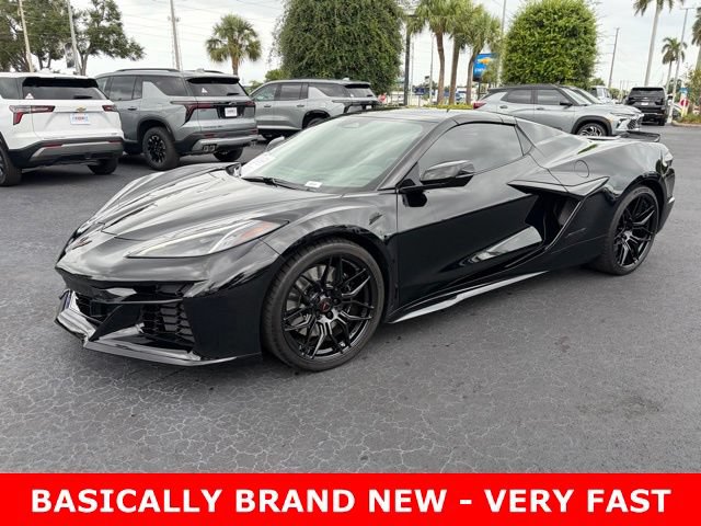 Used 2025 Chevrolet Corvette Z06 RWD image 3