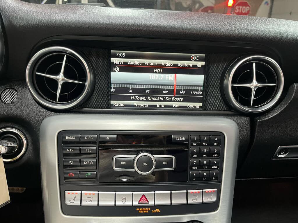Used 2015 Mercedes-Benz SLK 250 w/ Premium Package image 24