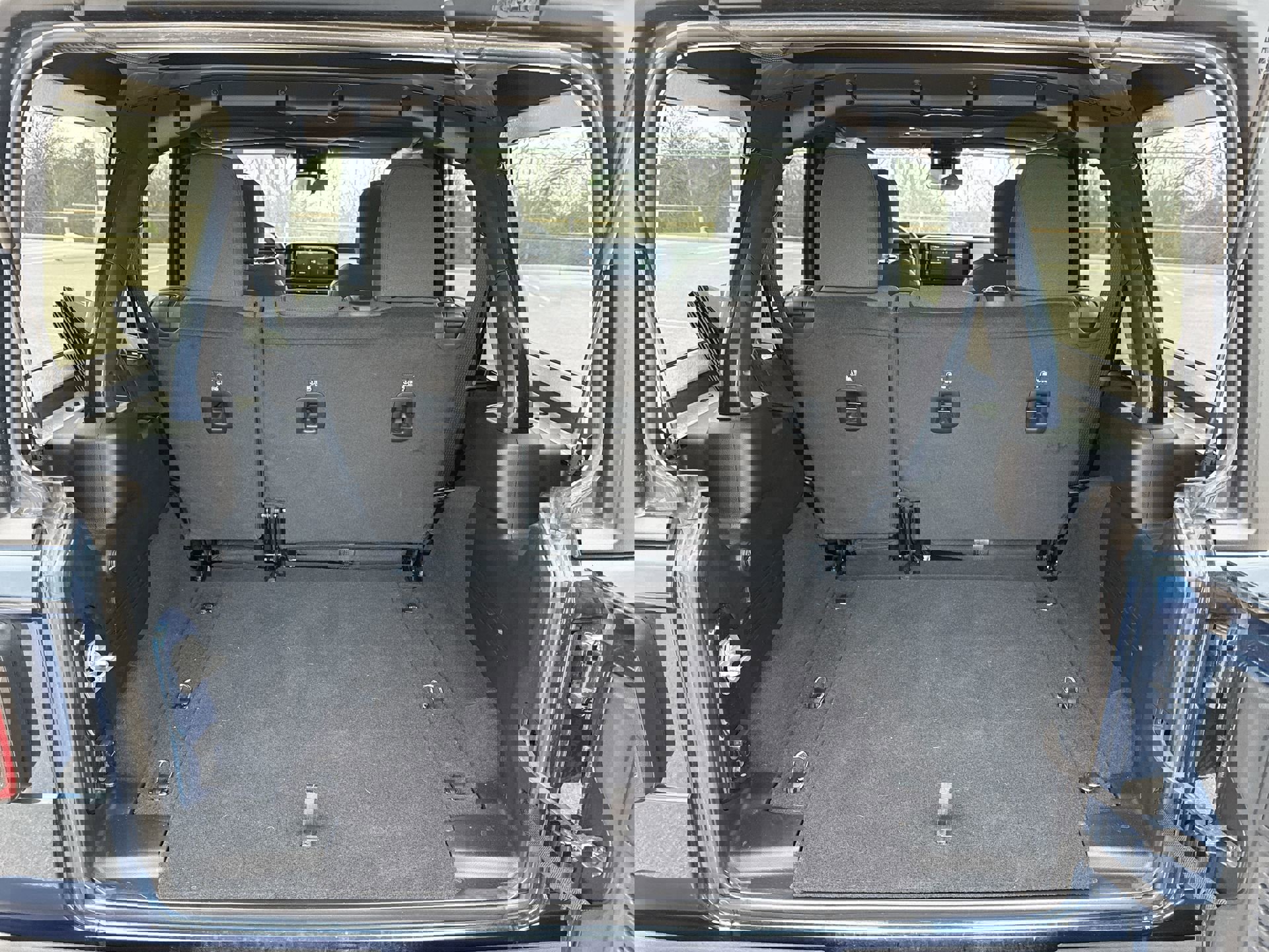 Used 2025 Jeep Wrangler Sport S image 21