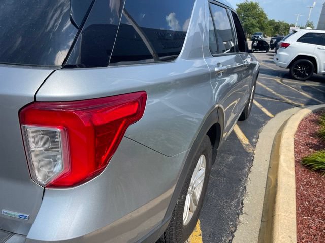 Used 2020 Ford Explorer XLT AWD/4WD image 2