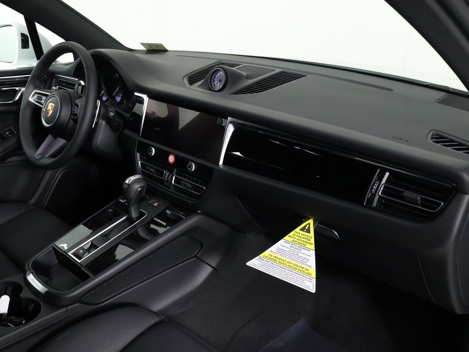 New 2026 Porsche Macan AWD/4WD image 15