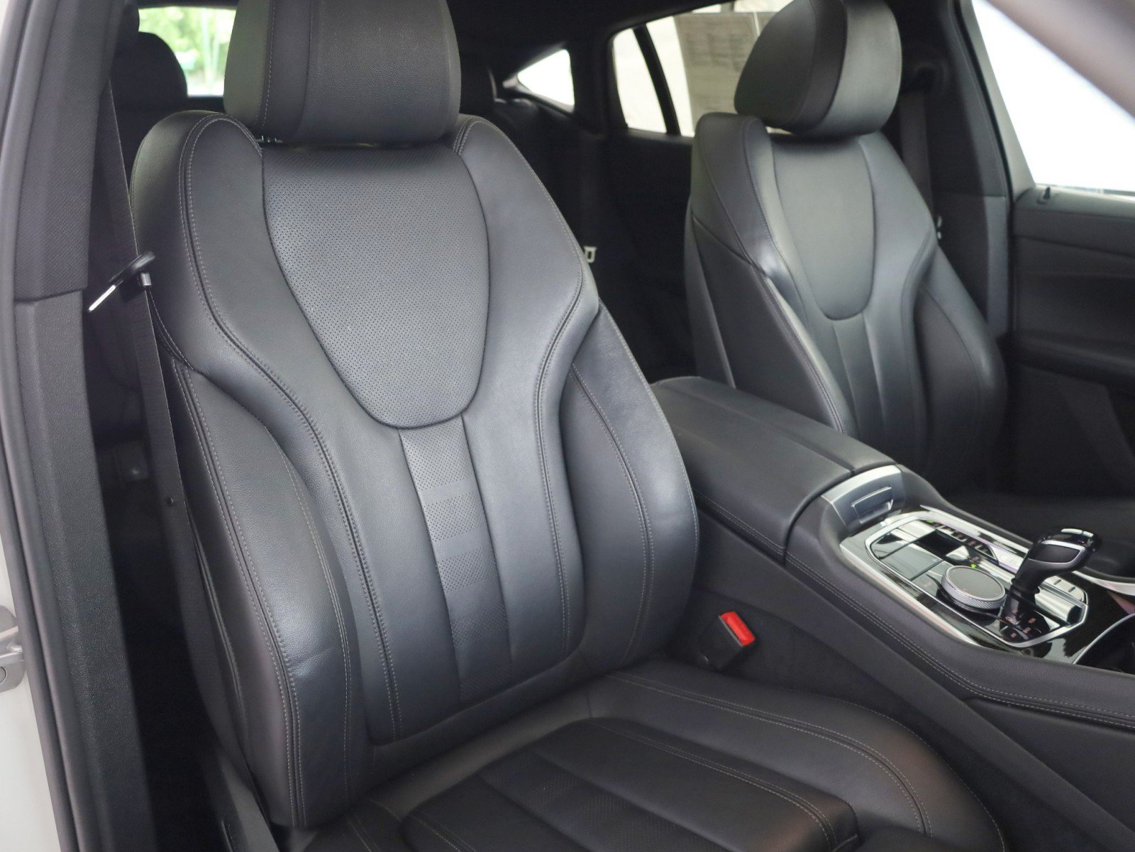 Used 2020 BMW X6 xDrive40i w/ M Sport Package AWD/4WD image 38