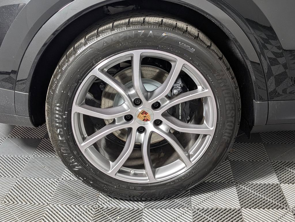 New 2026 Porsche Cayenne Coupe image 14