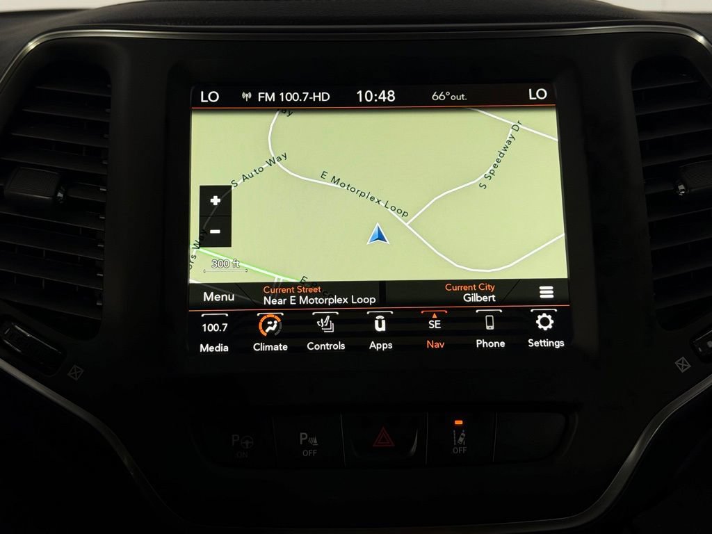 Used 2023 Jeep Cherokee Altitude Lux w/ Mopar Interior Package AWD/4WD image 19