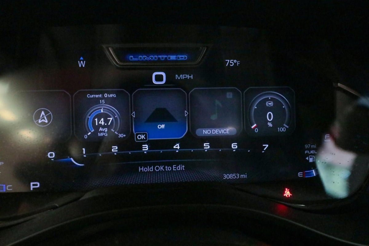Used 2024 RAM 1500 Limited AWD/4WD image 12