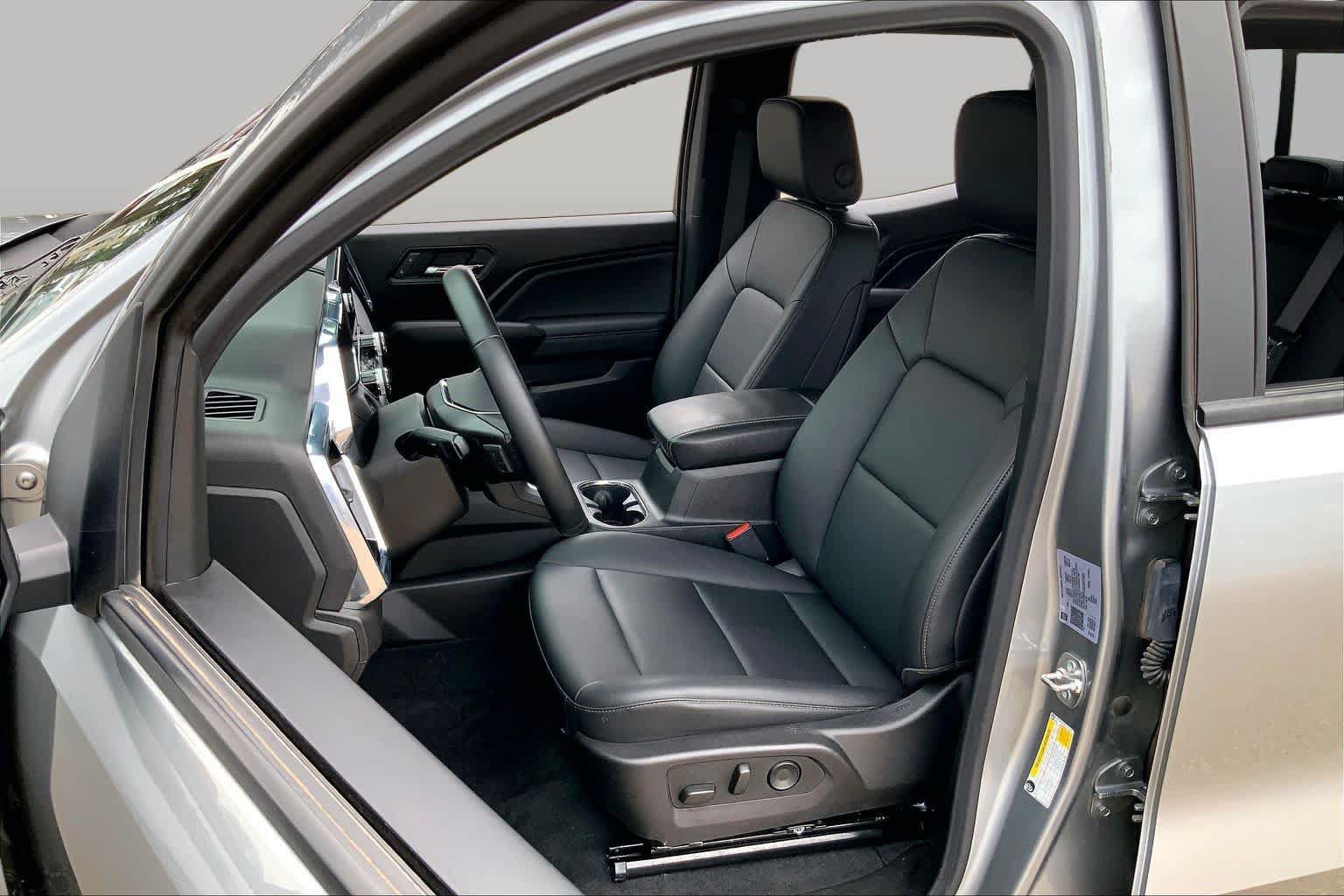 Used 2025 GMC Canyon Elevation w/ Convenience Package AWD/4WD image 8