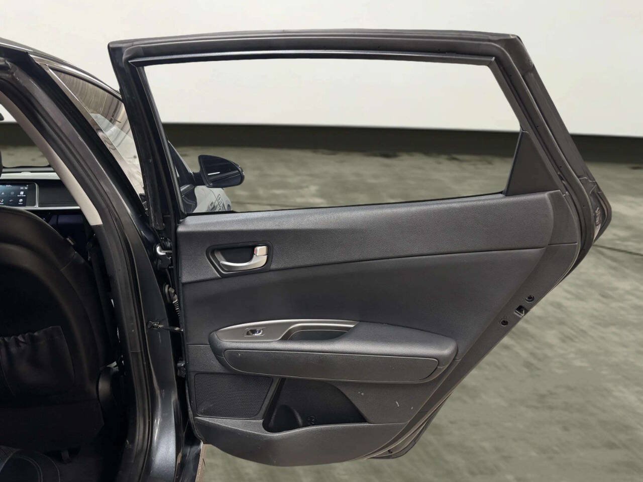 Used 2020 Kia Optima SE FWD image 18