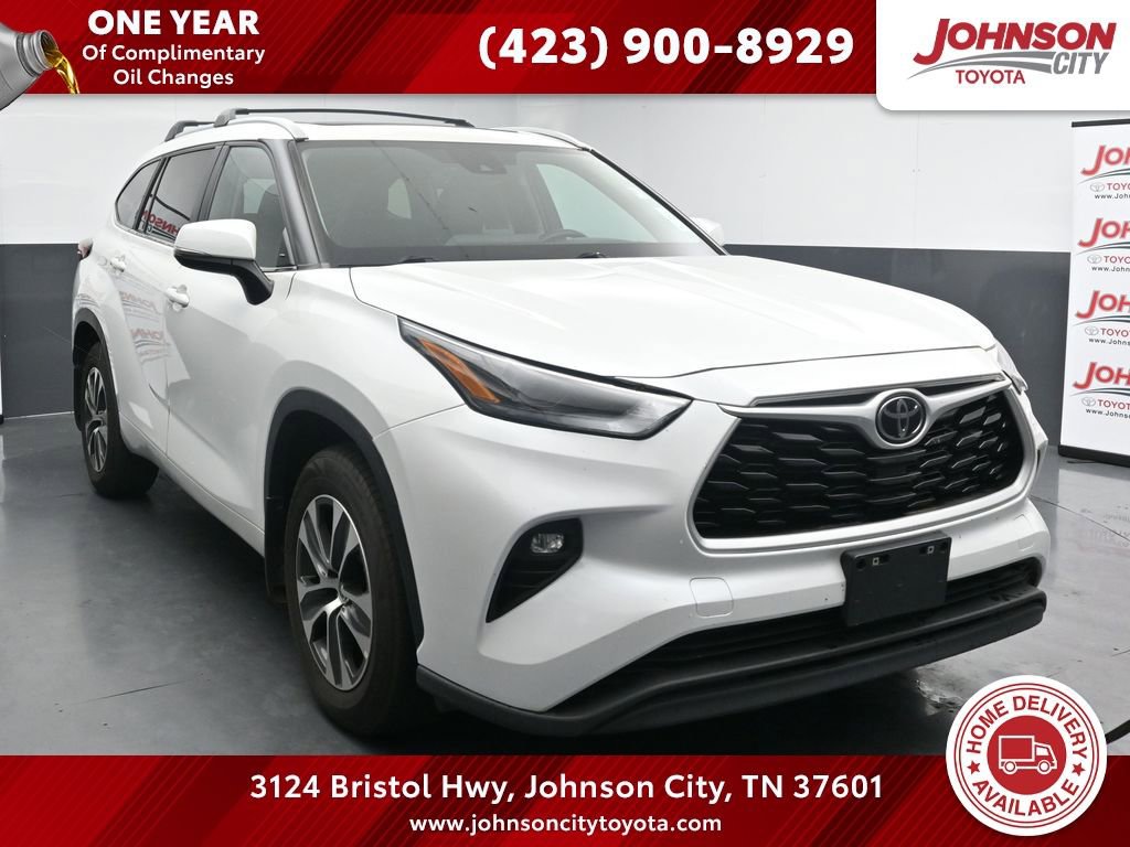 Used 2023 Toyota Highlander XLE AWD/4WD image 1