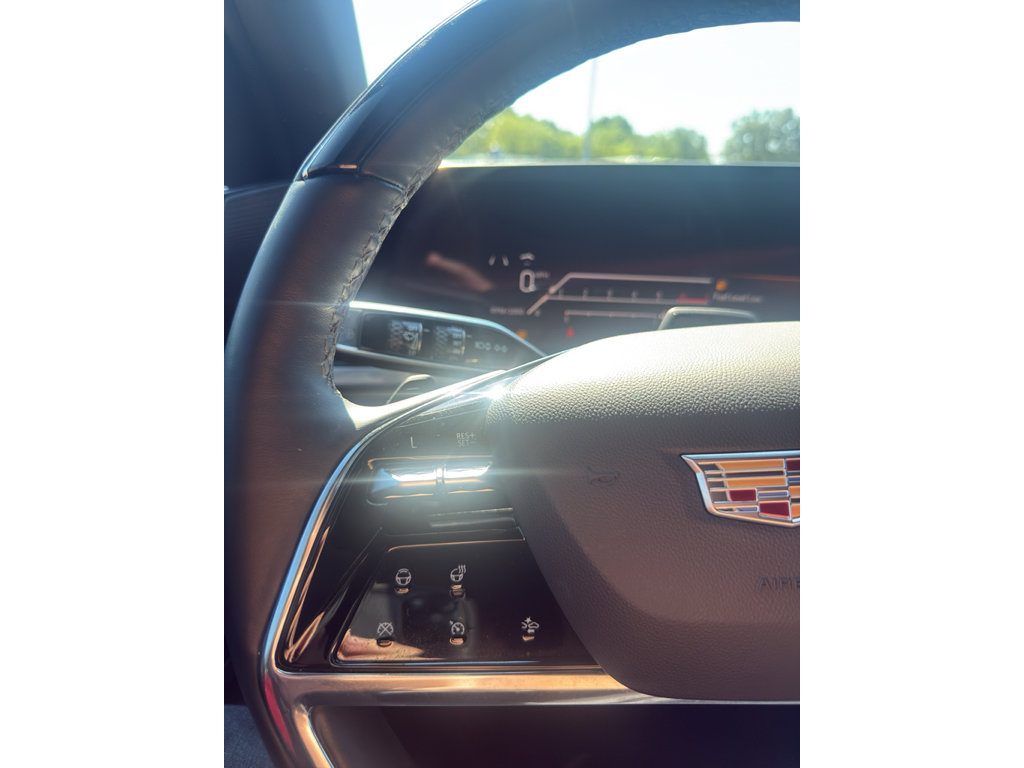 Used 2025 Cadillac Escalade Sport w/ Touring Package AWD/4WD image 29