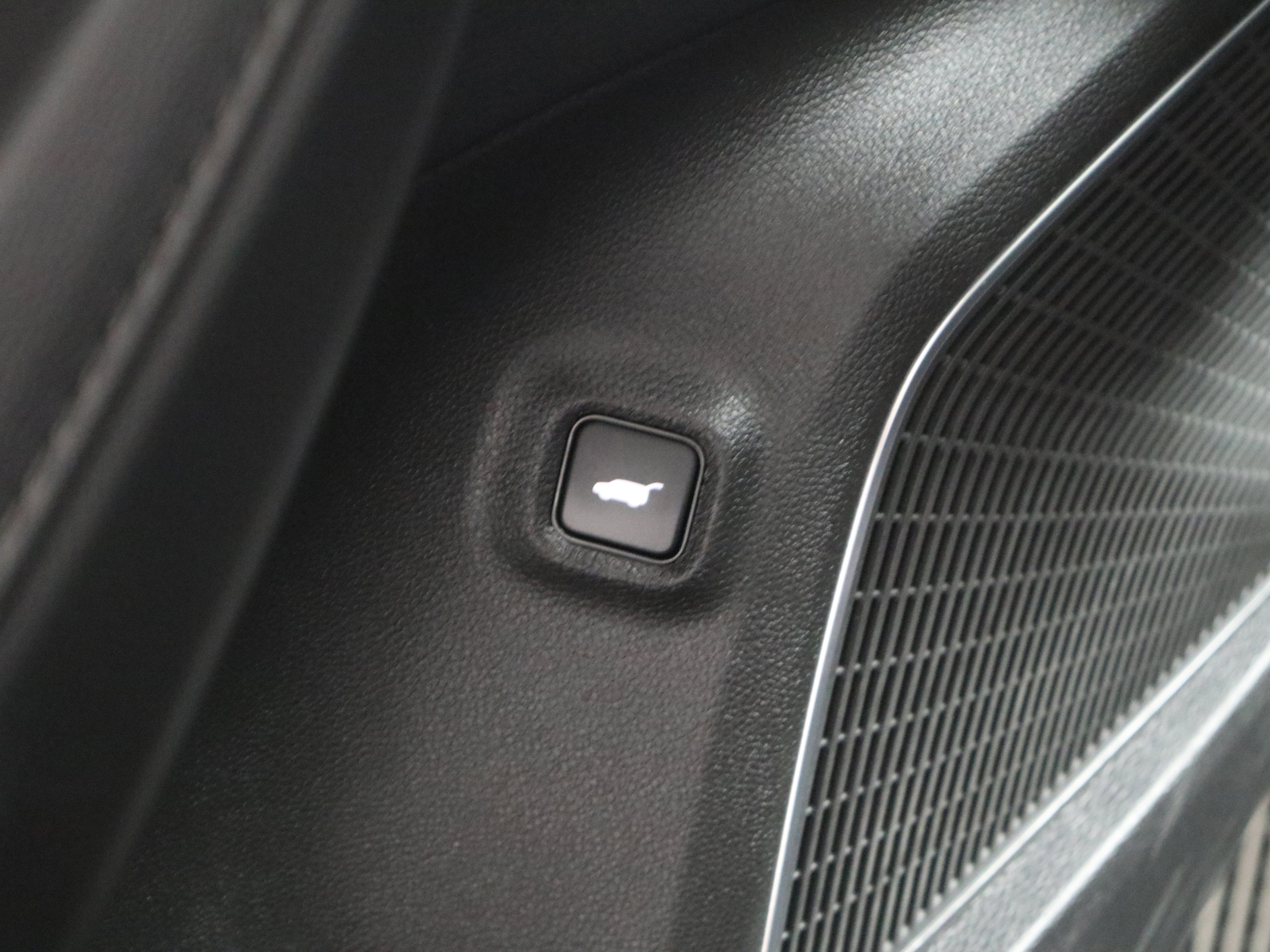 Used 2022 Acura MDX SH-AWD image 40