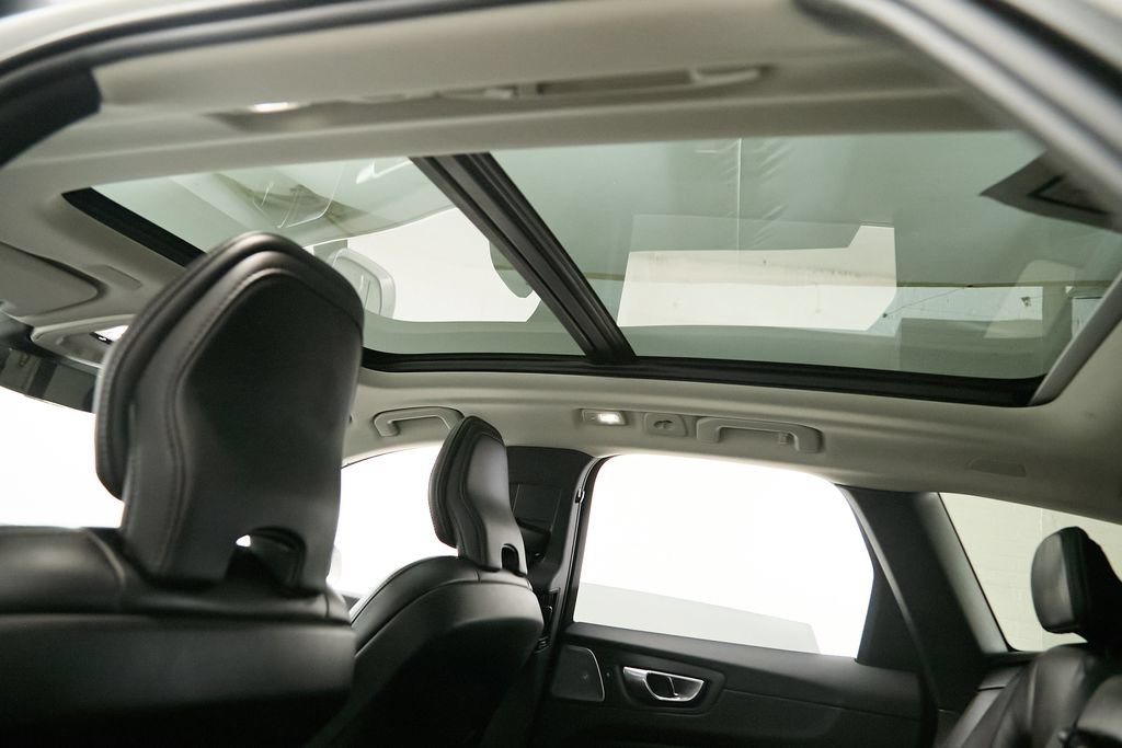 Certified 2023 Volvo XC60 T8 Ultimate w/ Climate Package AWD/4WD image 22