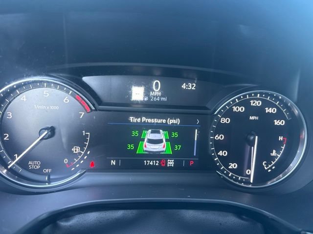 Used 2023 Cadillac XT5 Premium Luxury w/ LPO, Floor Liner Package AWD/4WD image 15