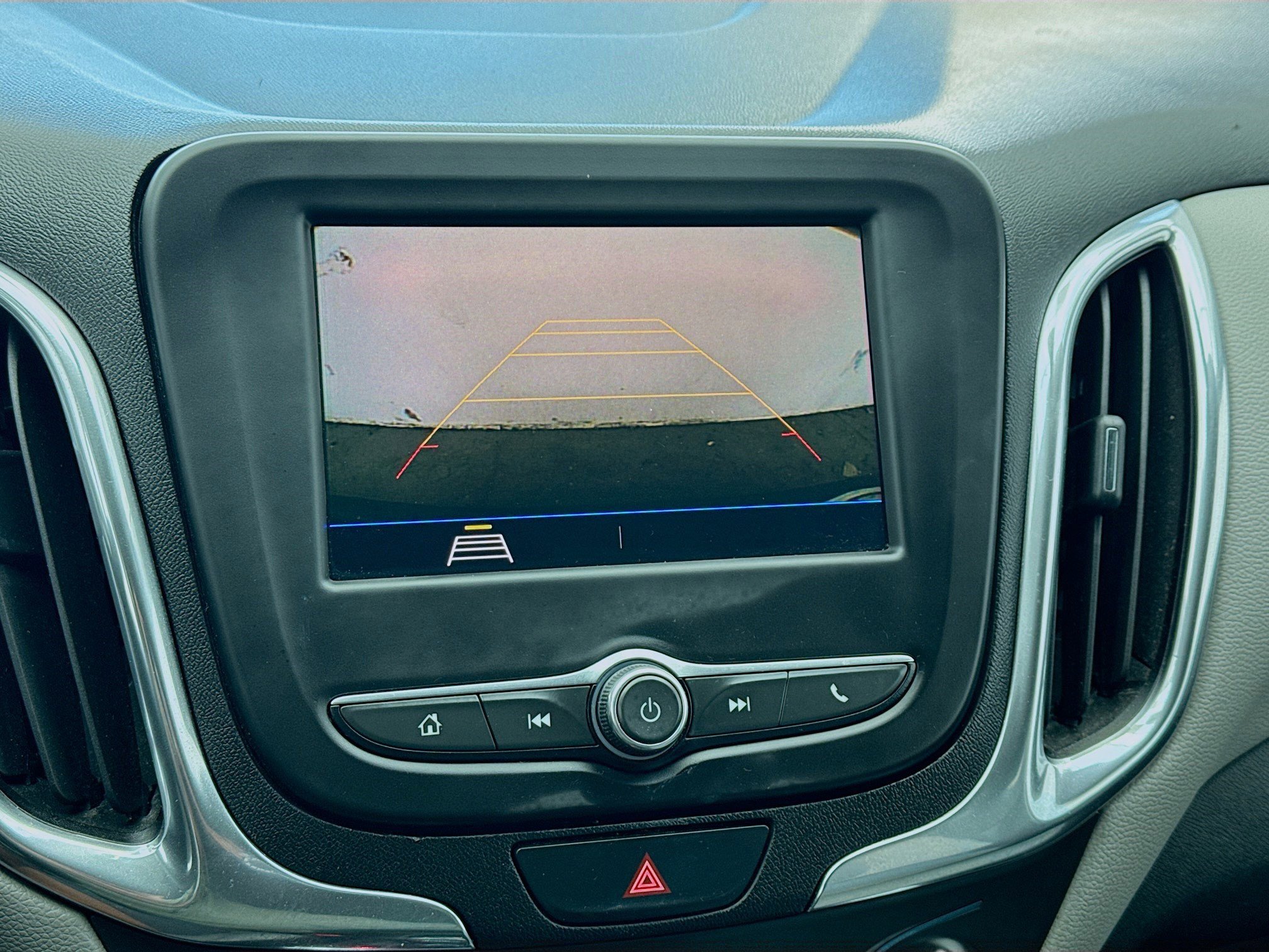 Used 2020 Chevrolet Equinox LS w/ LS Convenience Package FWD image 10