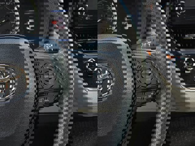 Used 2022 Toyota Corolla LE image 21