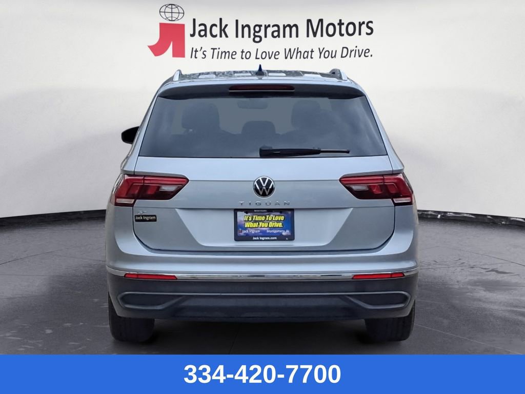 Used 2023 Volkswagen Tiguan SE image 4
