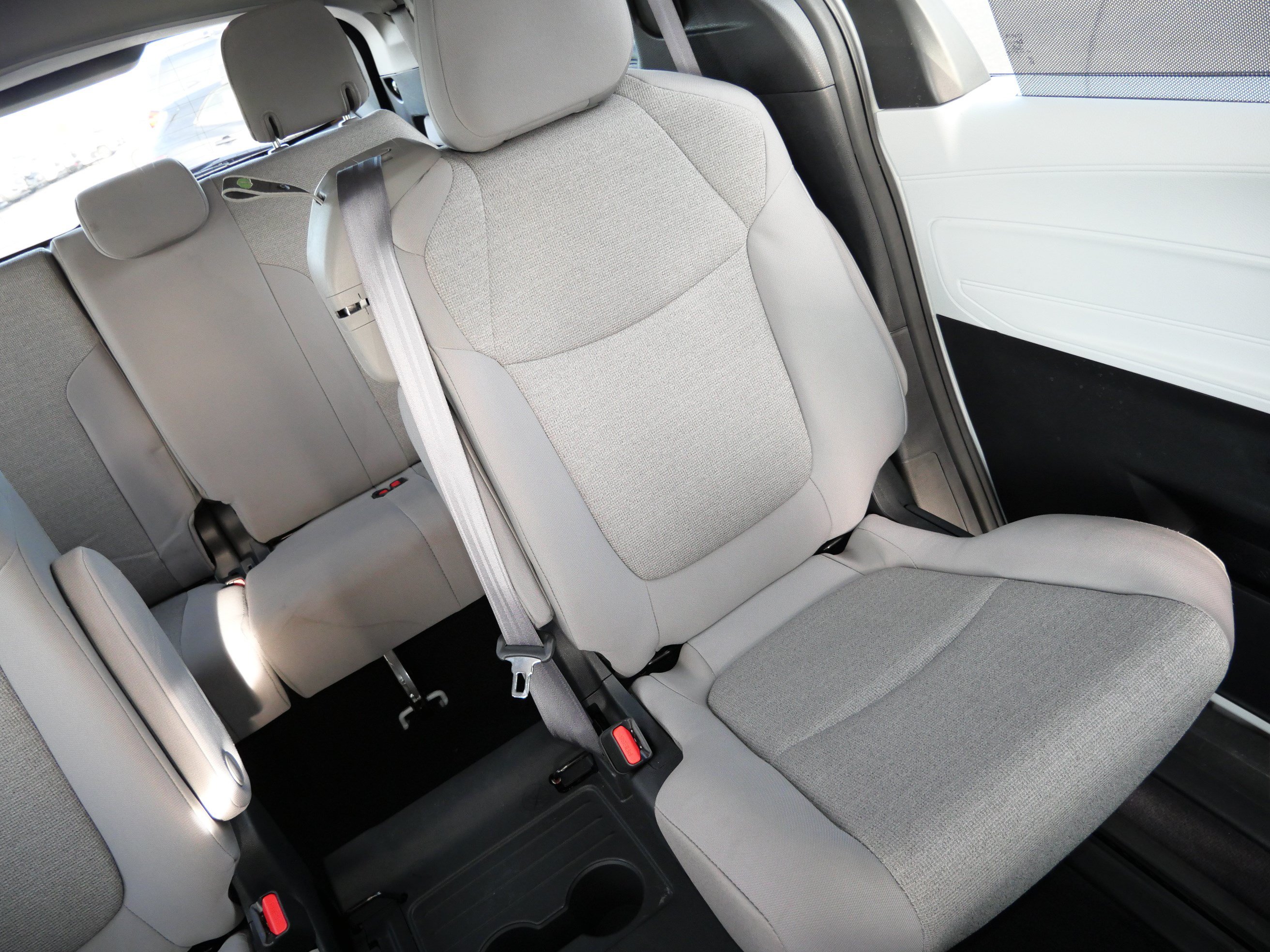 Certified 2025 Toyota Sienna LE AWD/4WD image 14