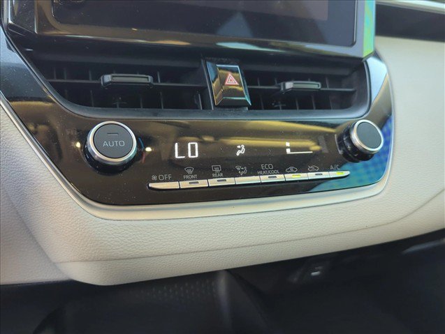 Used 2025 Toyota Corolla LE FWD image 21