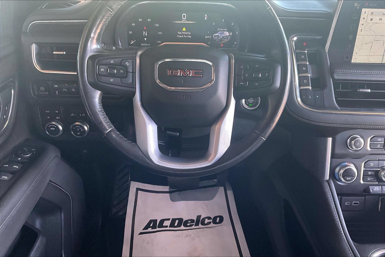 Used 2023 GMC Yukon XL SLE w/ Gmc Pro Safety Plus Package AWD/4WD image 8