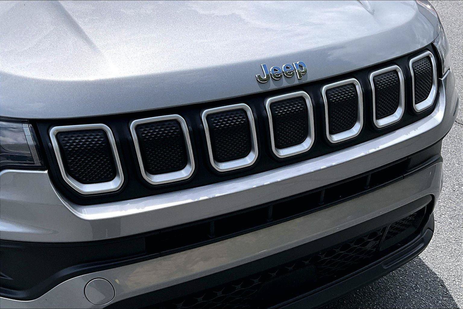 Certified 2022 Jeep Compass Latitude AWD/4WD image 28