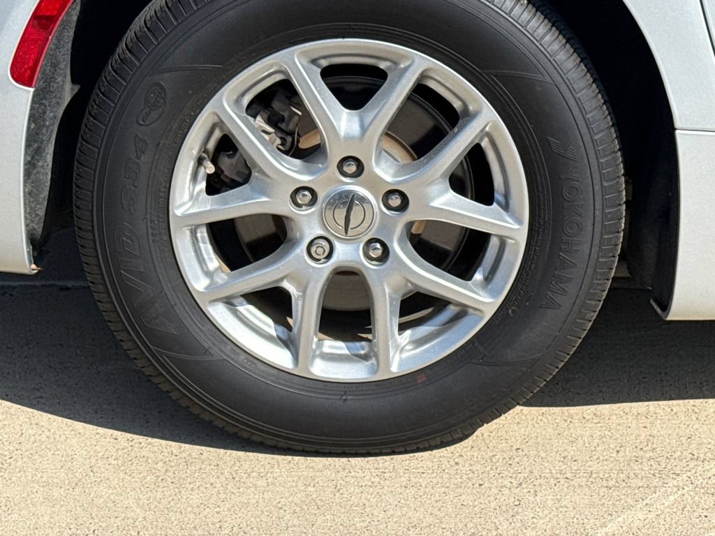 Used 2023 Chrysler Pacifica Touring-L FWD image 9