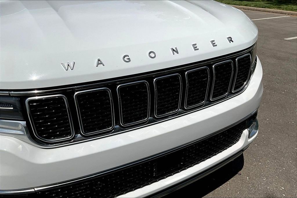 Used 2024 Jeep Wagoneer L Series II w/ Flexible Seating Group AWD/4WD image 31