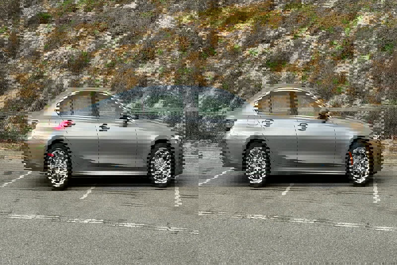 Used 2025 BMW 330i xDrive Sedan image 6