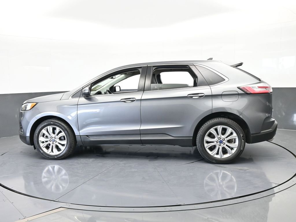 Used 2022 Ford Edge Titanium video 3