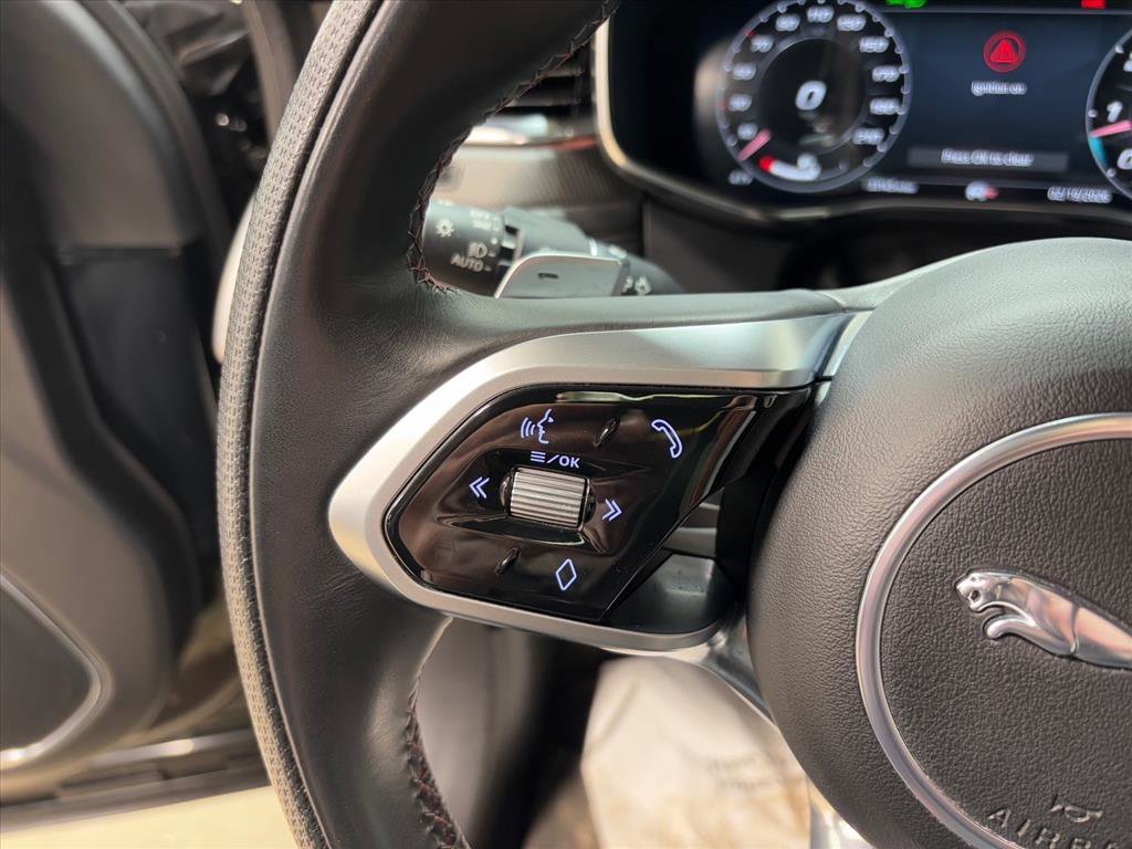 Used 2023 Jaguar F-PACE SVR image 20