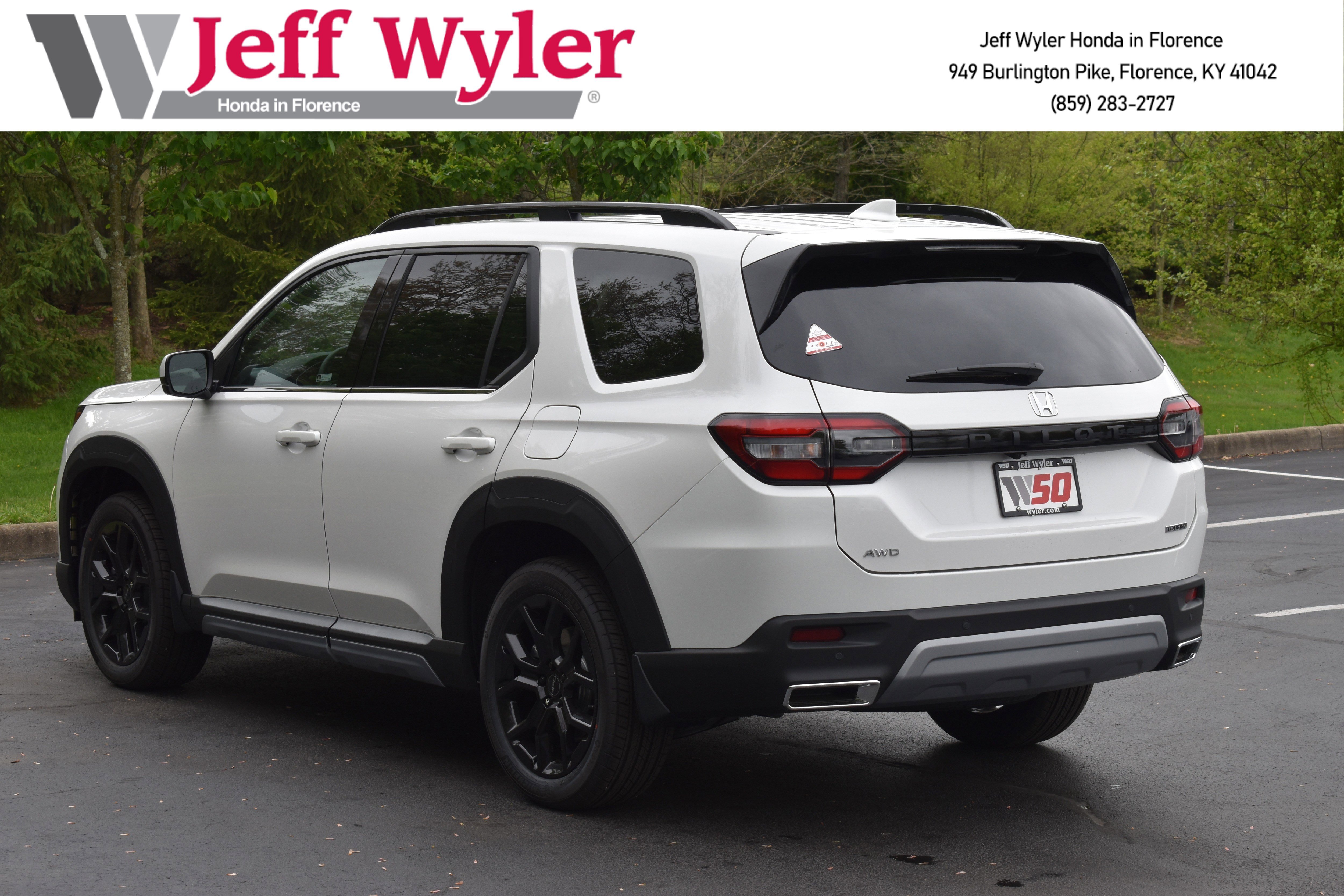 New 2025 Honda Pilot Touring image 5