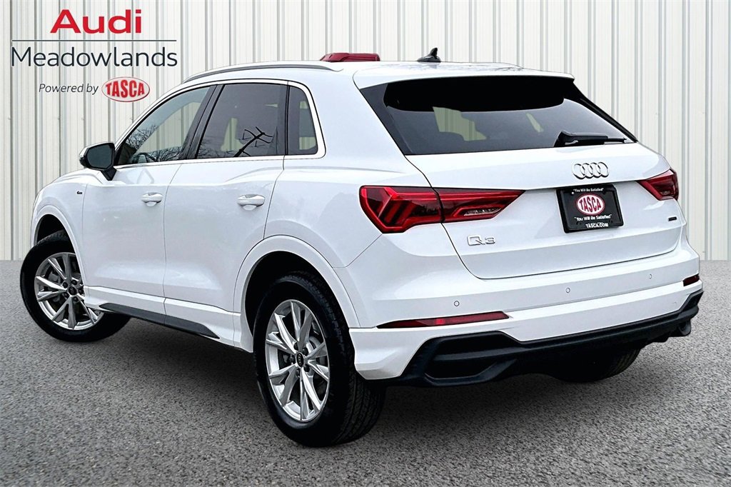 Used 2025 Audi Q3 2.0T Premium w/ Convenience Package image 4