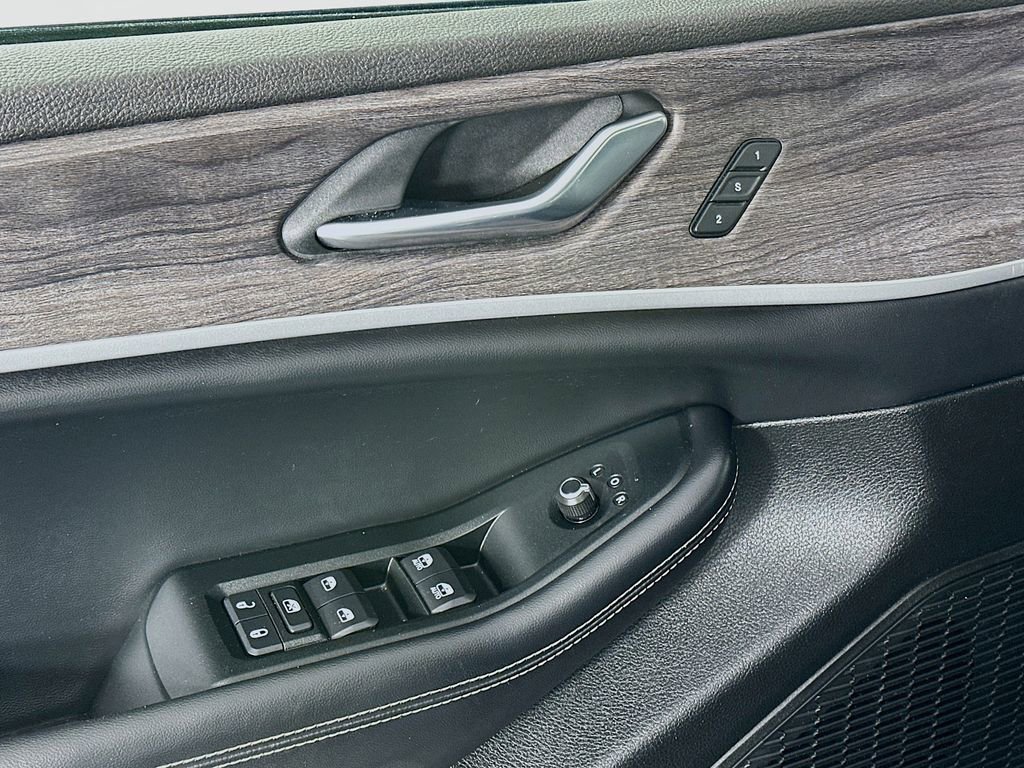 Certified 2025 Jeep Grand Cherokee Limited image 27