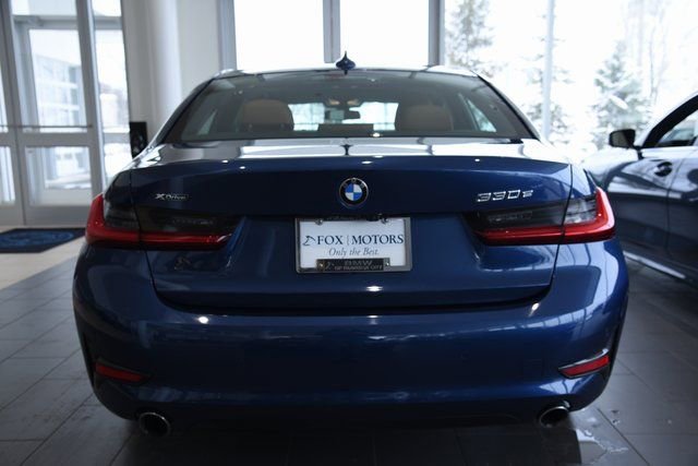 Used 2021 BMW 330e xDrive w/ Premium Package image 8