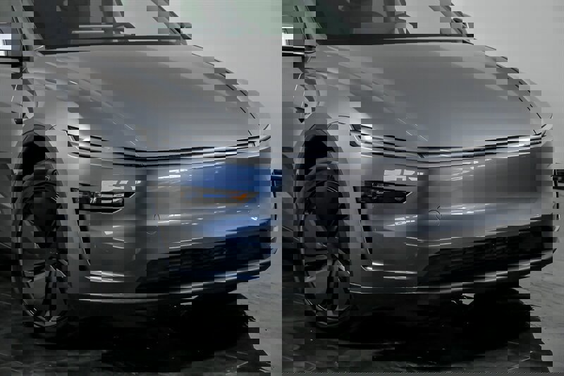 Used 2026 Tesla Model Y Long Range image 2