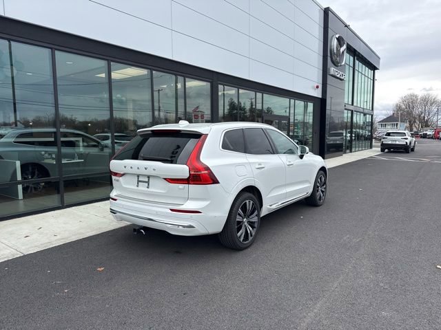 Used 2022 Volvo XC60 T8 Inscription w/ Advanced Package image 3