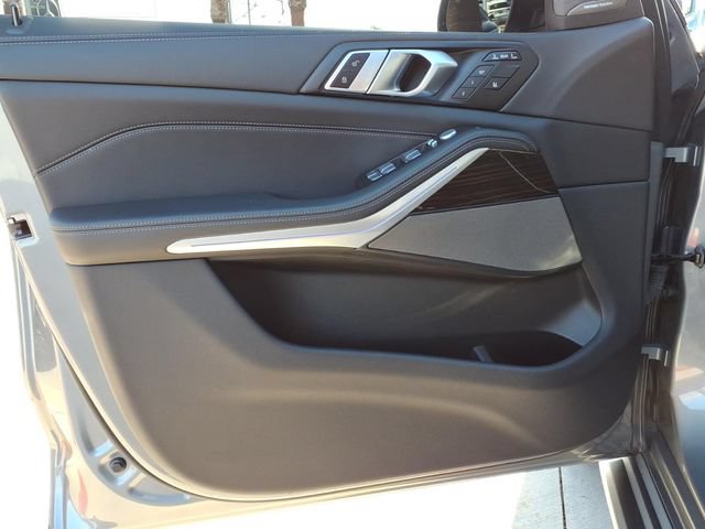 Used 2024 BMW X7 xDrive40i w/ Premium Package AWD/4WD image 12