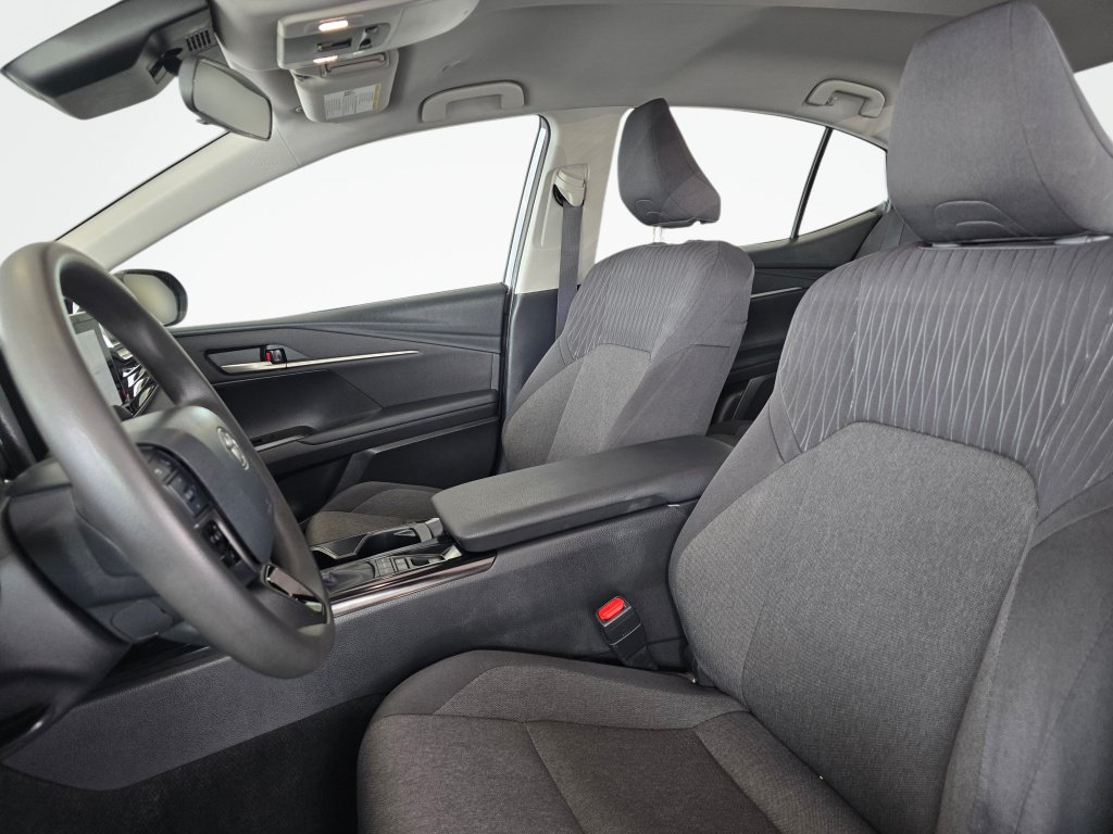 Used 2025 Toyota Camry LE FWD image 19