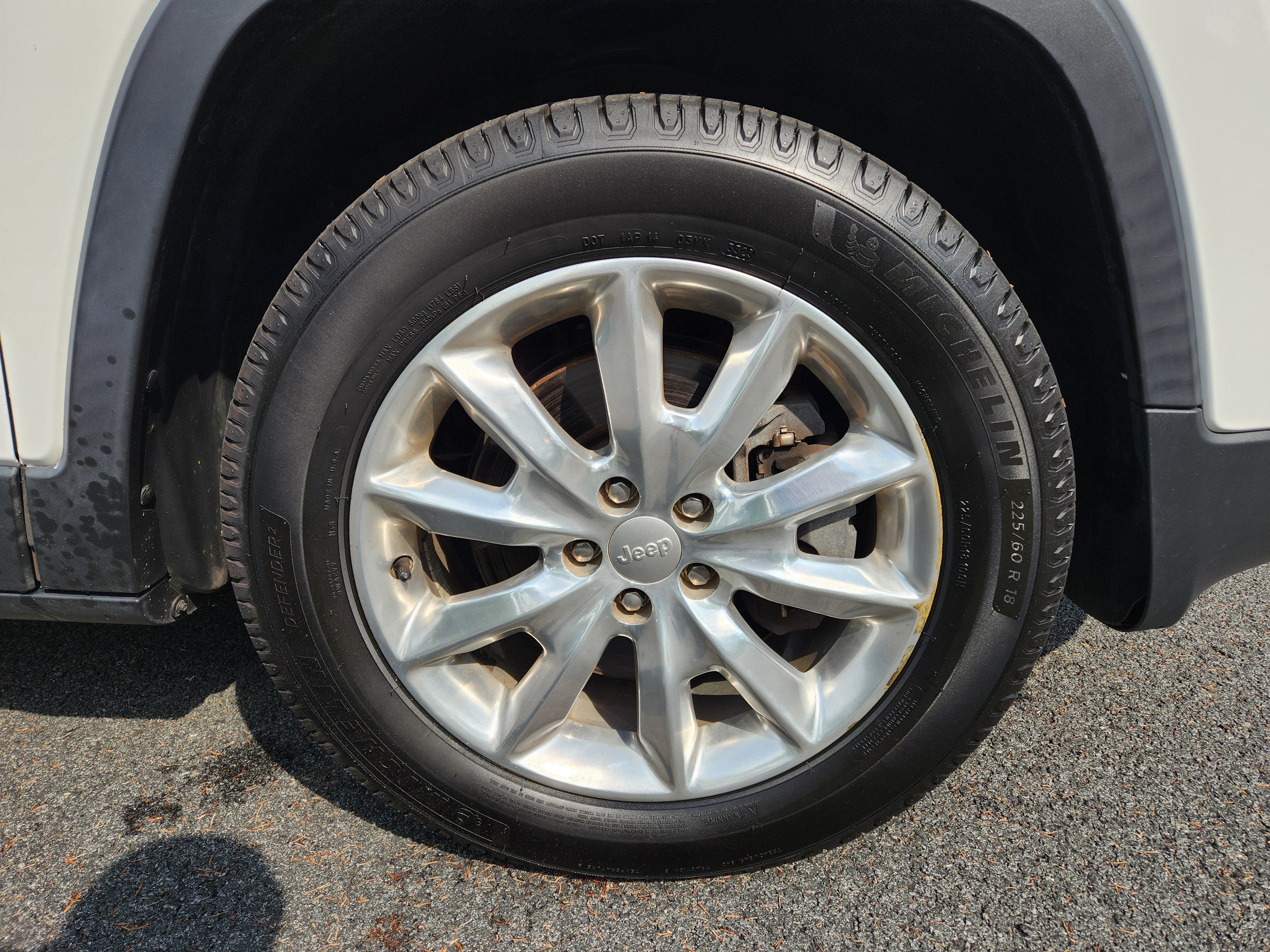 Used 2017 Jeep Cherokee Limited AWD/4WD image 7