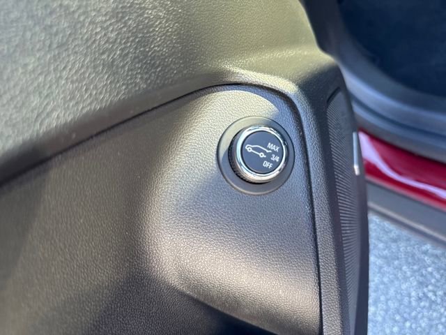 Used 2022 Chevrolet TrailBlazer RS w/ Sun and Liftgate Package image 34