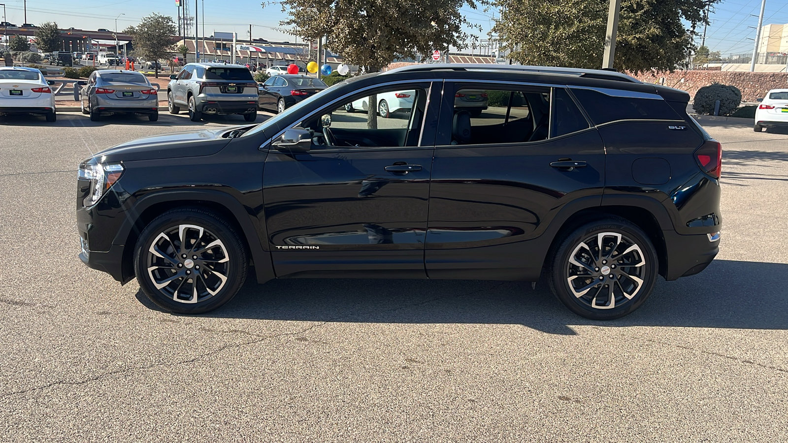 Certified 2022 GMC Terrain SLT w/ Infotainment Package II image 4