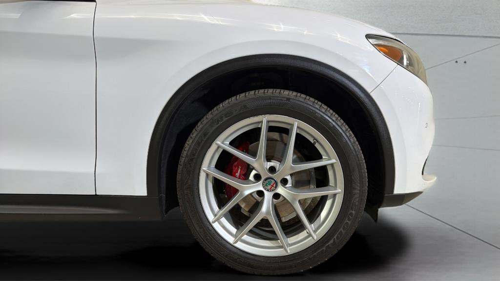 Used 2019 Alfa Romeo Stelvio Ti Sport w/ Quick Order Package 22S Sport AWD/4WD image 34