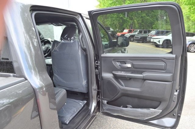 New 2026 RAM 1500 Express AWD/4WD image 30