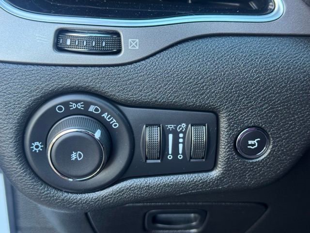 Used 2022 Jeep Cherokee Limited image 29