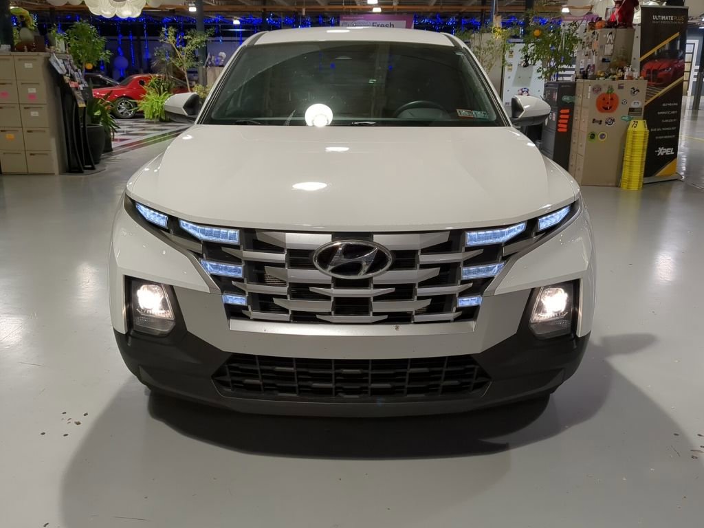 Used 2023 Hyundai Santa Cruz SE AWD/4WD image 3