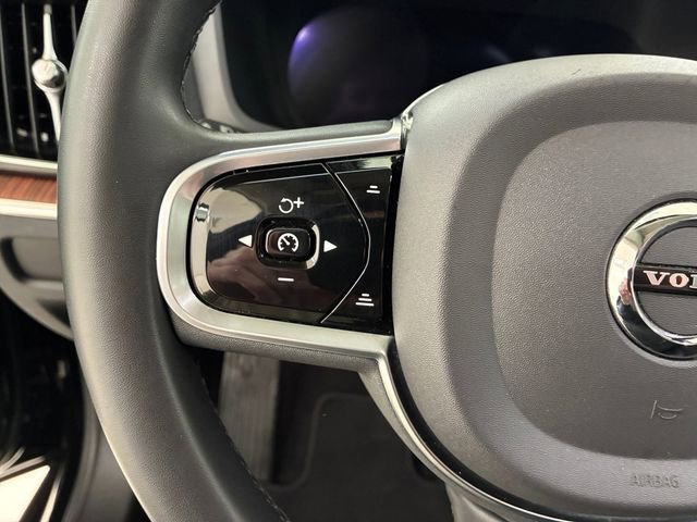 Used 2023 Volvo S60 T8 Plus image 23