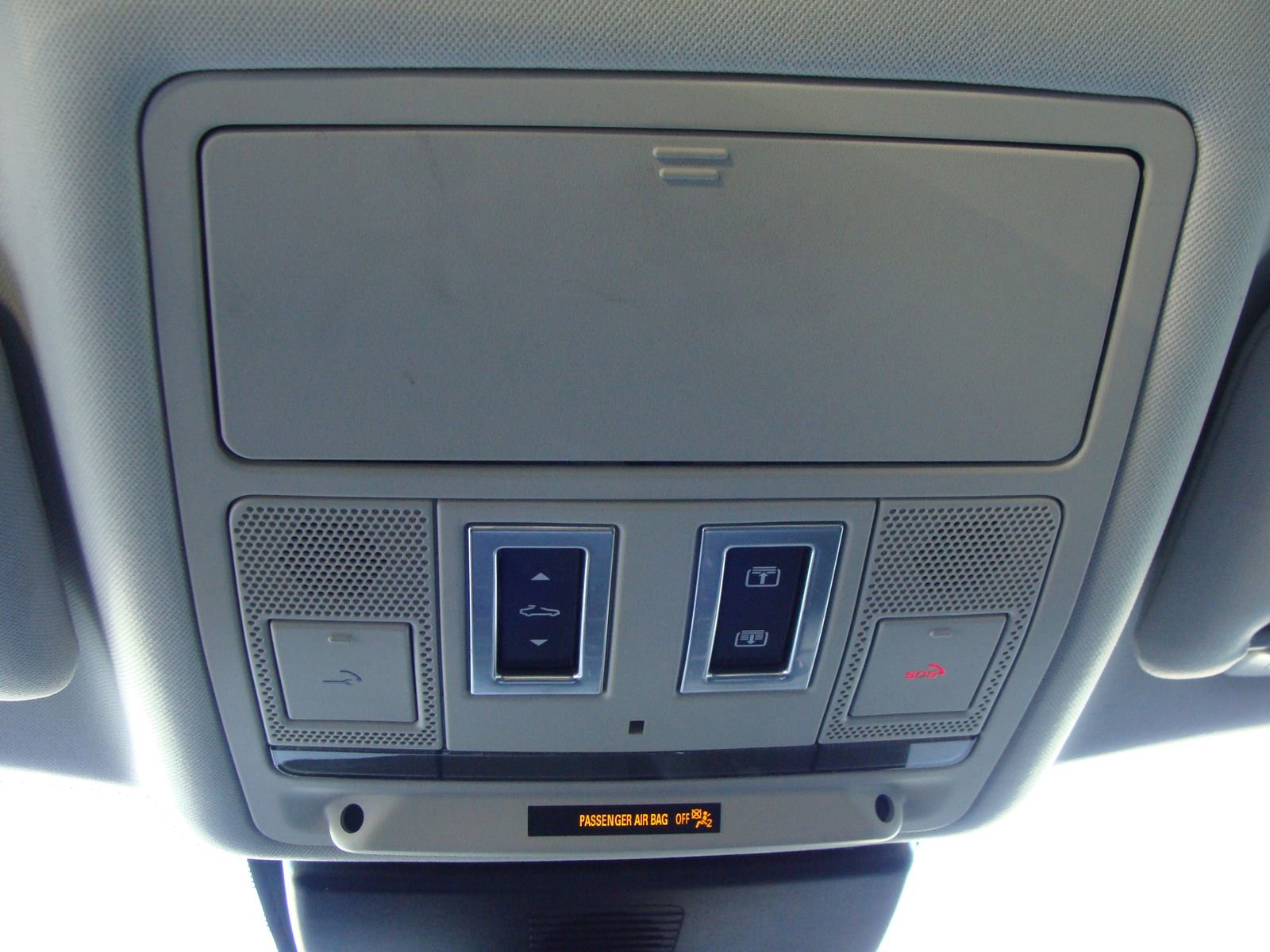 Used 2017 Jaguar XF Premium image 36