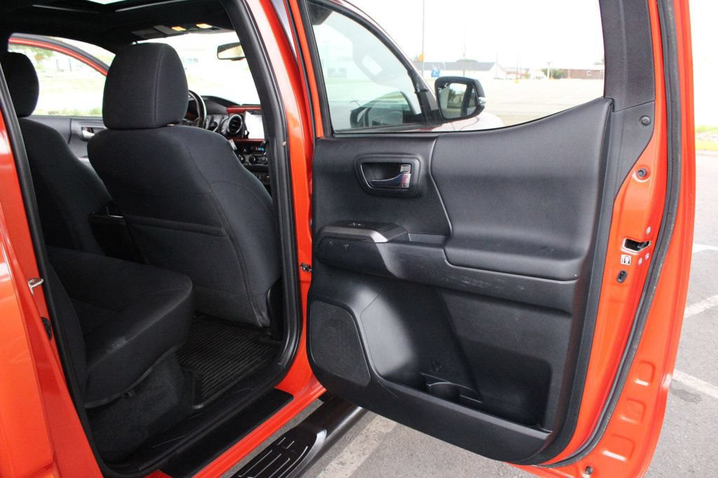 Used 2016 Toyota Tacoma TRD Sport w/ Premium & Technology Package AWD/4WD image 15