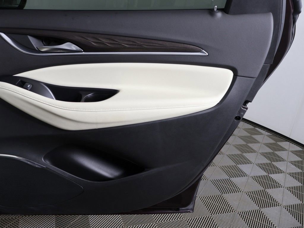 Used 2022 Buick Enclave Avenir w/ Avenir Technology Package image 31