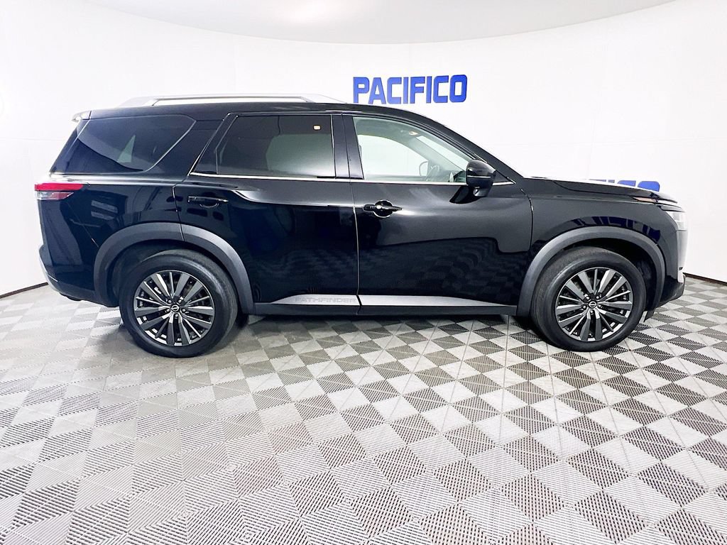 Used 2024 Nissan Pathfinder SL w/ SL Premium Package AWD/4WD image 8