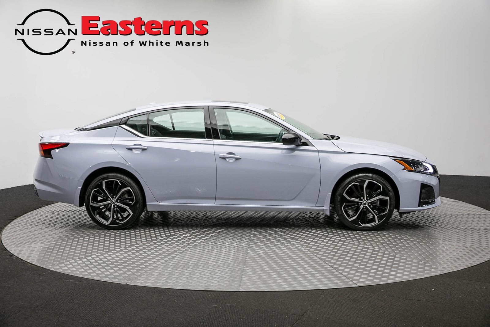 Used 2023 Nissan Altima 2.5 SR AWD/4WD image 4