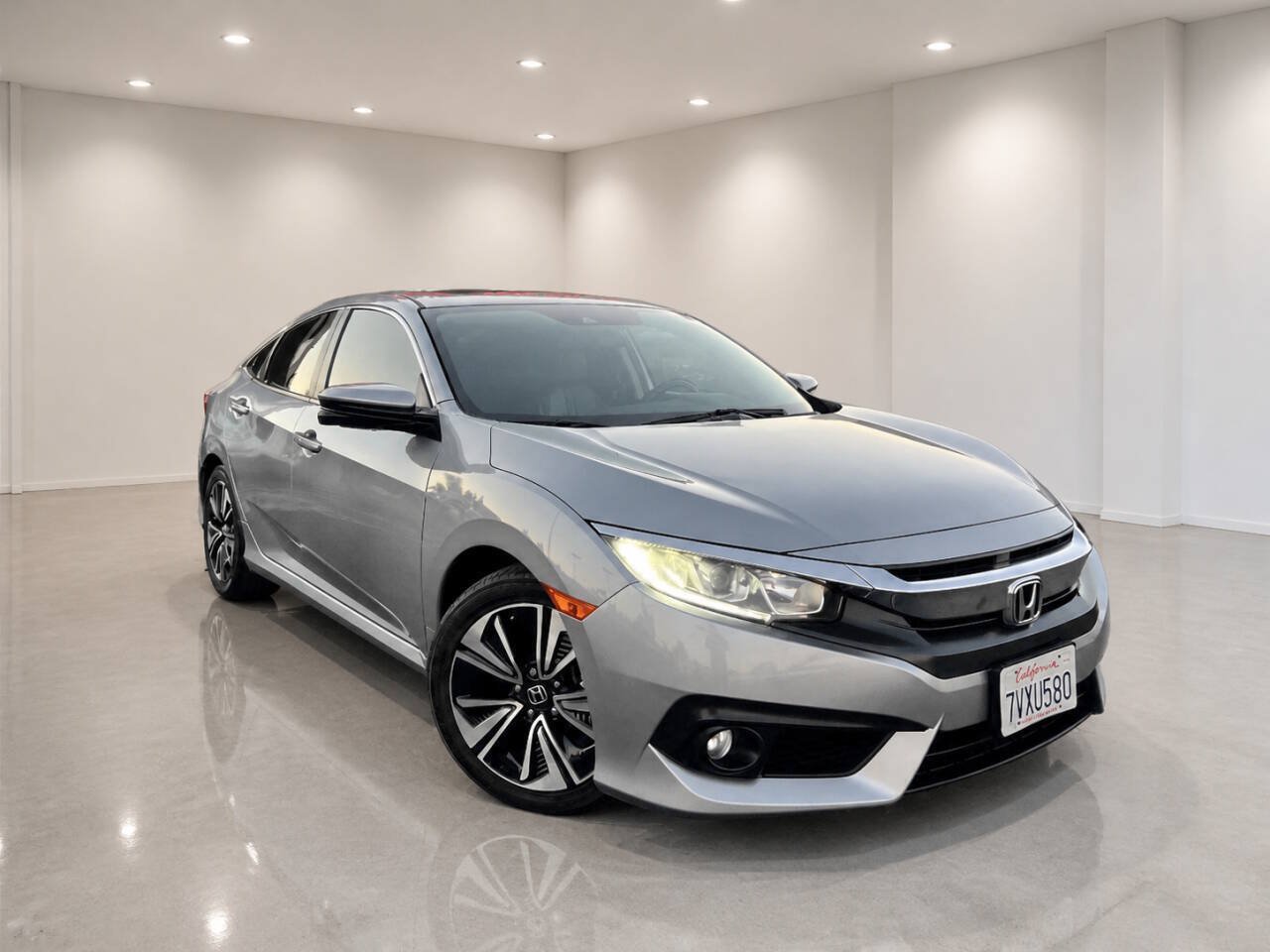 Used 2017 Honda Civic EX-L image 1